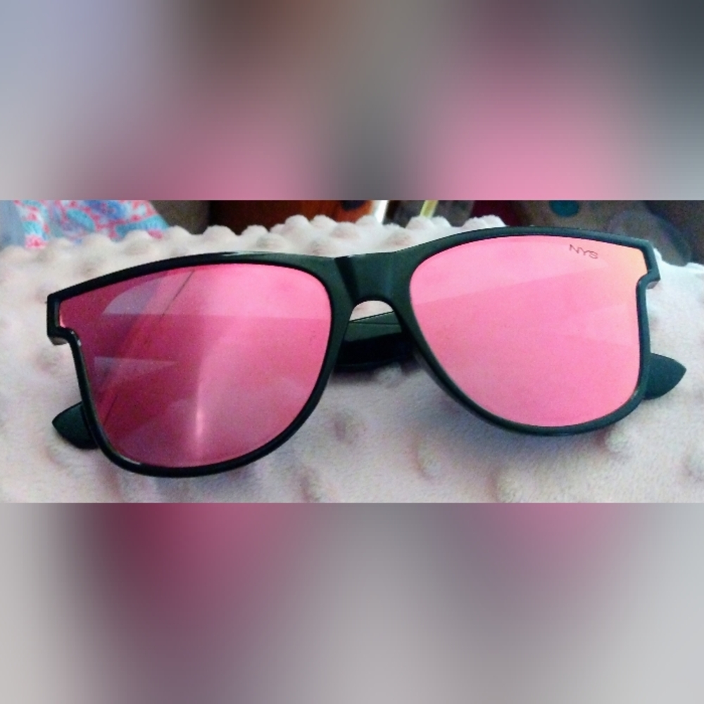NYS CITY Pink w/ Black Framed Mirrored Sunglasses NWOT